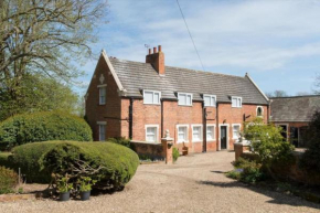 Enholmes Coach House